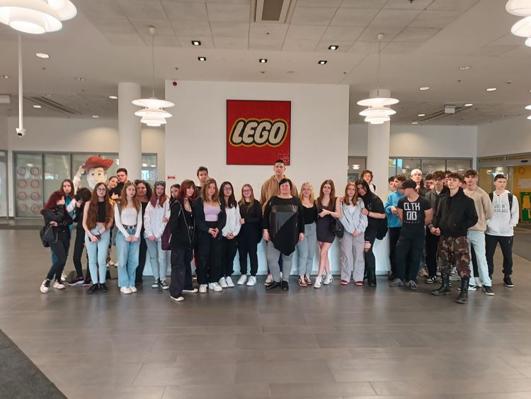 Keris tanulóink látogatása a Lego gyárba