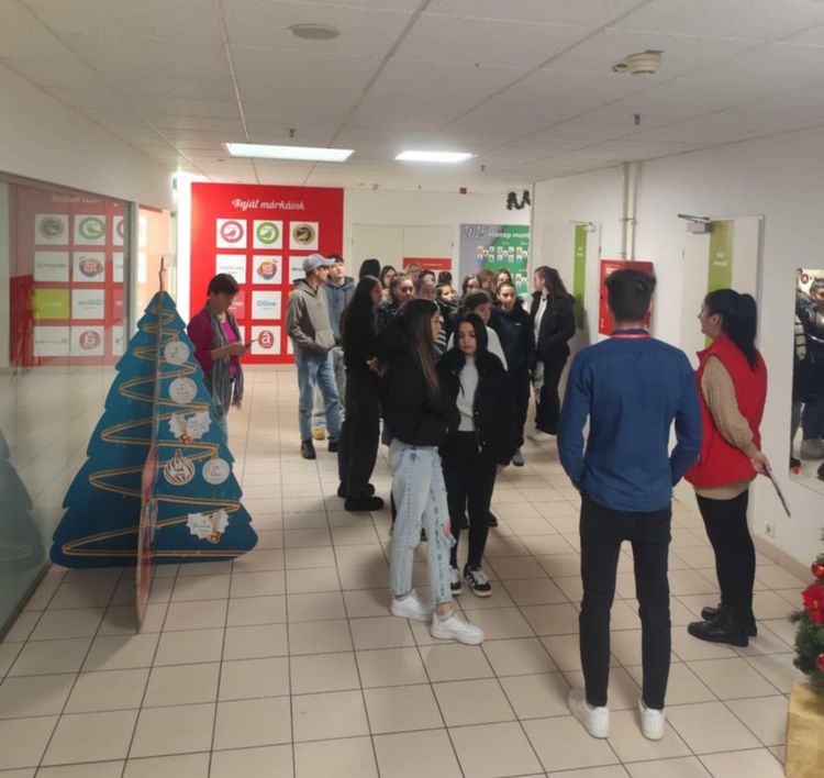 Szakmai látogatás az Auchan Debrecen áruházban