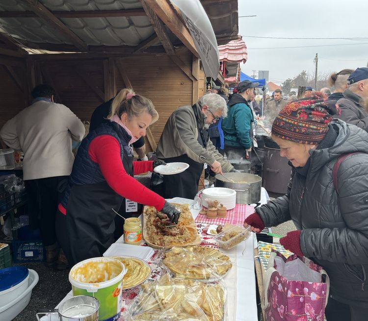 Toroskáposzta, hurka, kolbász – idén is kóstoltunk a Derecskei Disznótoron