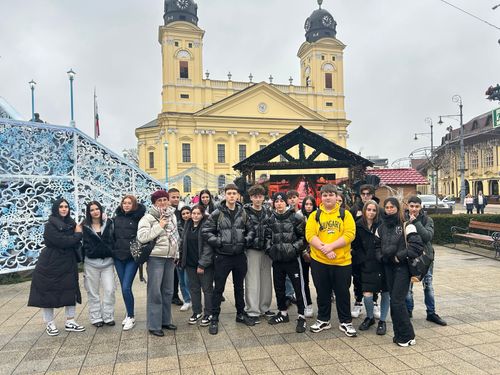 Áldott, Békés Karácsonyi Ünnepeket kívánunk.