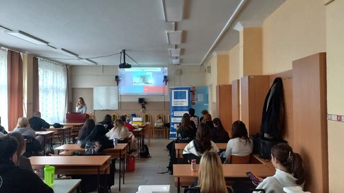 Interaktív EU-s tanórák a Keriben