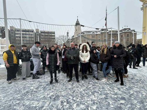 Idén sem maradtunk ki a főtéri korcsolyázásból